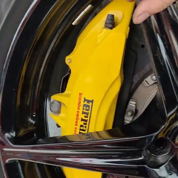 后叶子板拆装修复,叶子板和侧裙更换