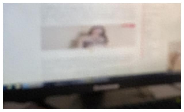 下身几乎全裸无下限!广西女子在多个地标处拍“不雅照”辣眼睛