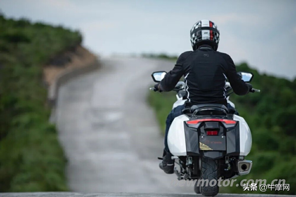 派方正式出圈!星舰324888元起,引力15013999元起|还有650巡航