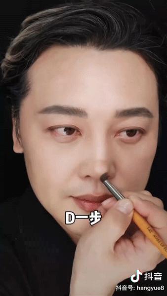 女生为了变美到底有多假动漫版,女生为了变美做整容手术