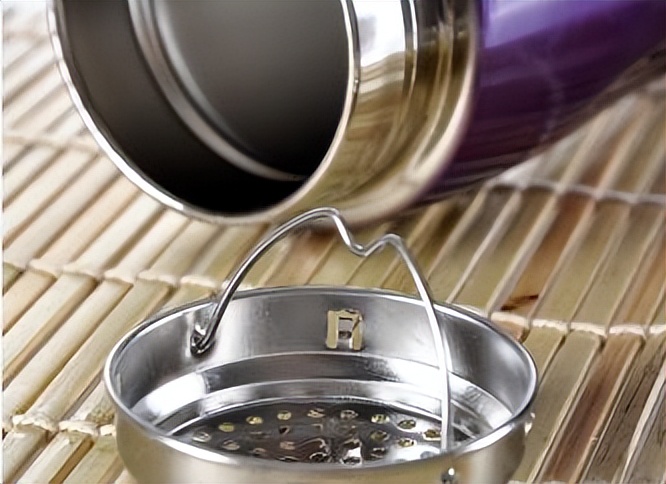 实用烦人的水垢除不掉绝招在这里,保温杯清理开水水垢最简单的方法