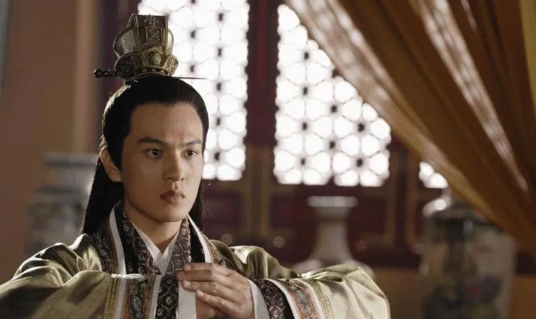 秦二世胡亥：三年就败光了六世的家底，这个暴君究竟有多残暴？