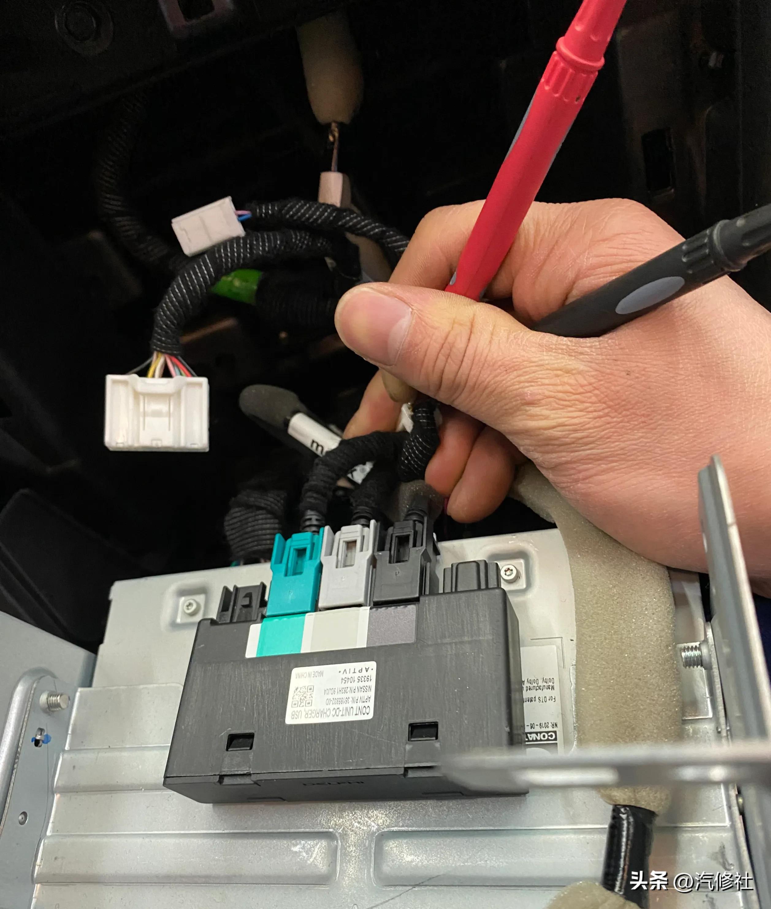 19年英菲尼迪qx50carplay怎么连接,英菲尼迪qx50连接carplay中控台重启