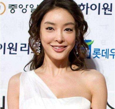 韩国财阀多可怕?娶三老婆、玩弄女星、操控总统,称没人敢审判他