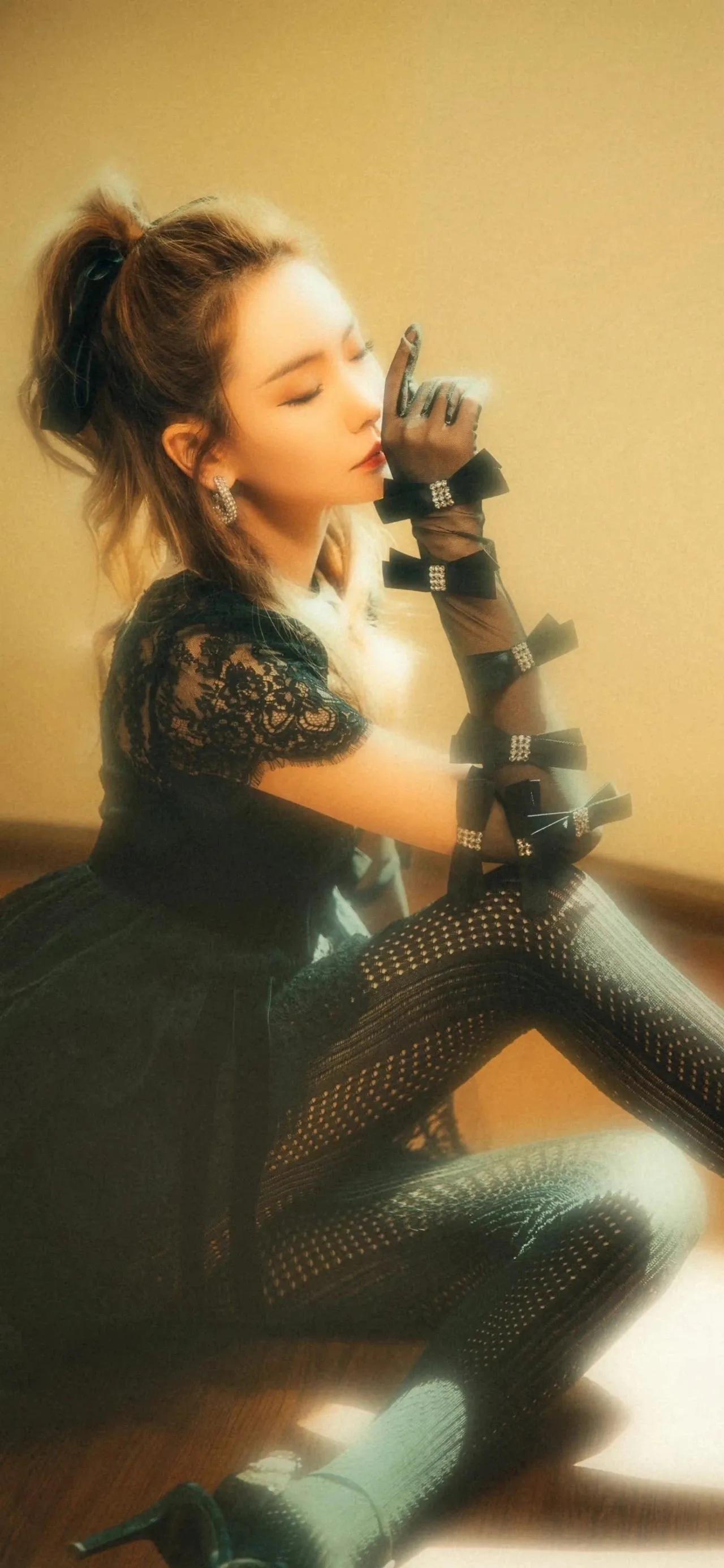 戚薇女儿图片壁纸,薛之谦壁纸戚薇