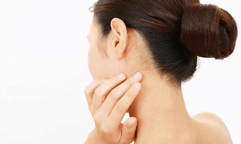 洗澡时掉头发是什么原因,洗澡时掉发严重是什么原因