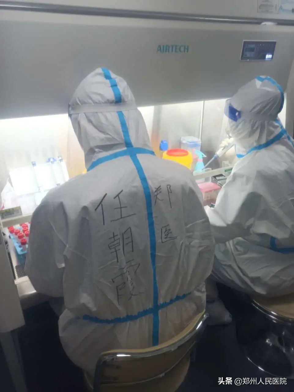 手指烫伤流脓依然坚守一线！小编带你一起到太康“云探班”