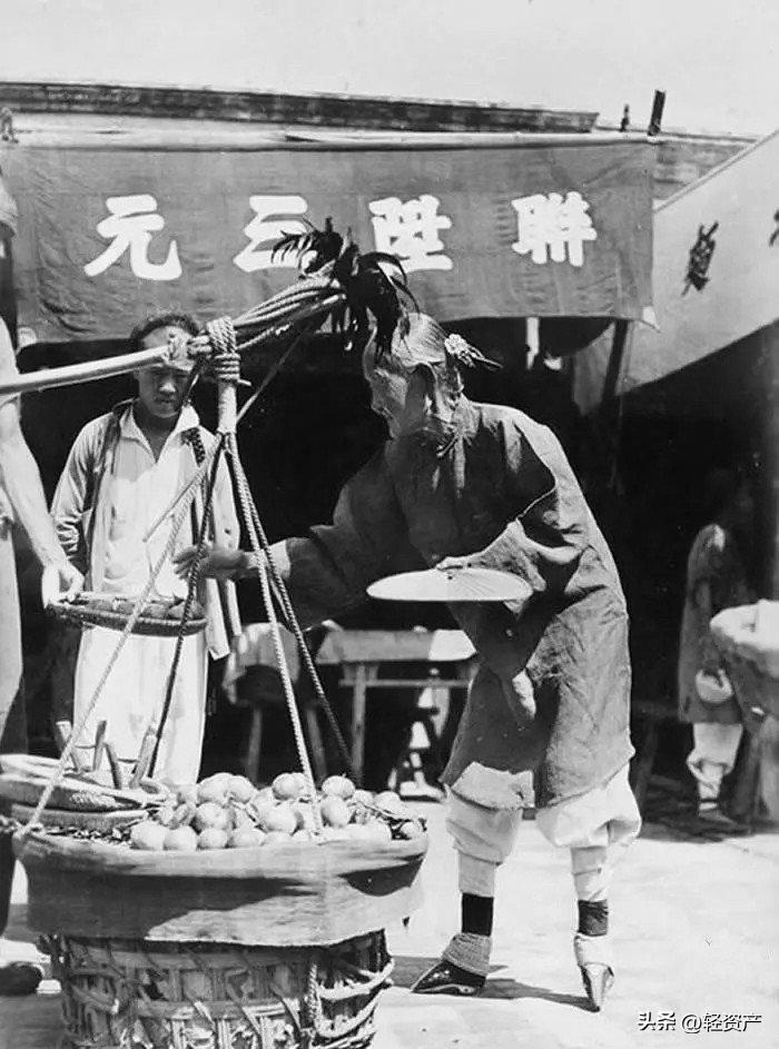 花楼女子媚态撩人，丰乳肥臀，30张真实影像惊艳时光