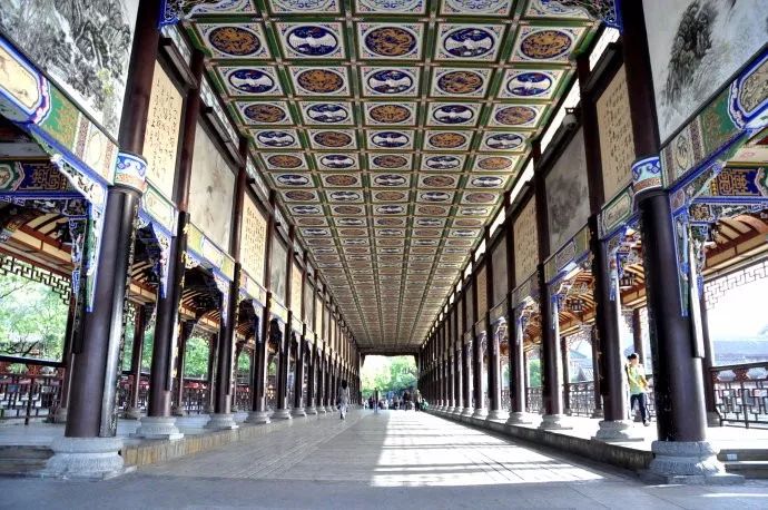 拜水都江堰问道青城山是诗词吗,拜水都江堰问道青城山完整版