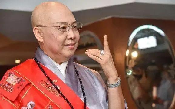 费玉清退出娱乐圈干什么去了,恒述法师怒怼费玉清一毛不拔