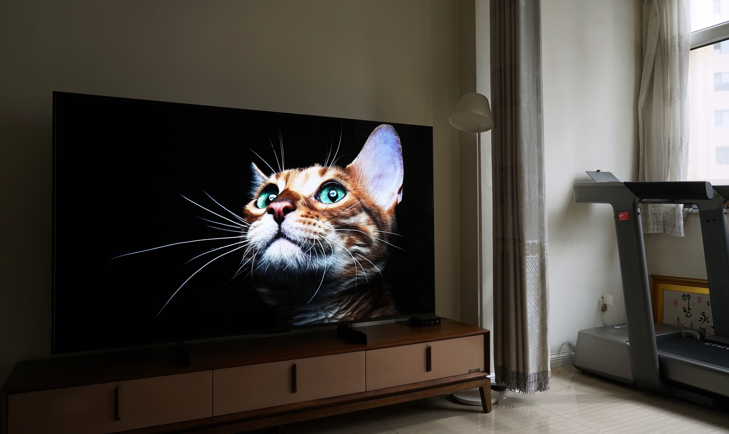 tclq10gprominiled电视4k效果,tclq10h电视多少寸画质最好