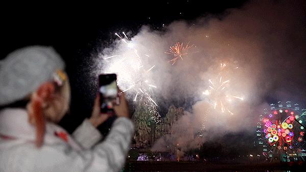 换个方式闹元宵资讯,融创文旅城烟花秀