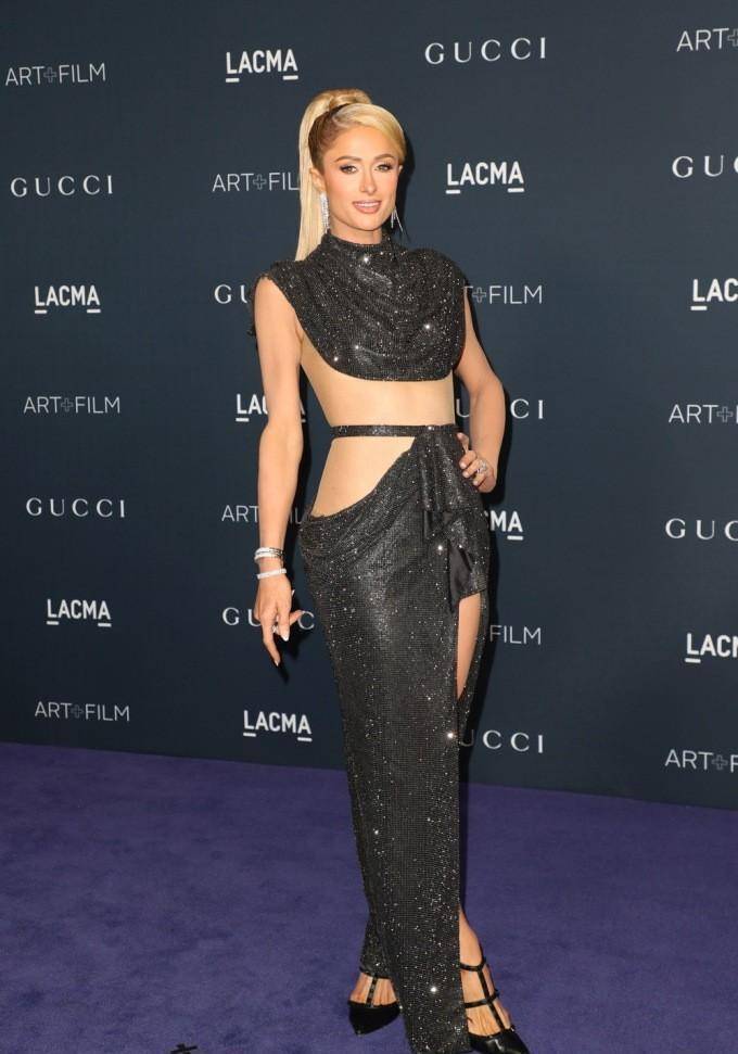 姐妹同场竞艳，肯豆完胜卡戴珊，网友：金姐就像垃圾袋蒙住一坨肉