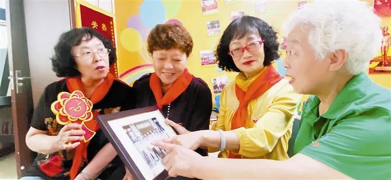 一朵小红花50年代,一朵小红花以前的视频