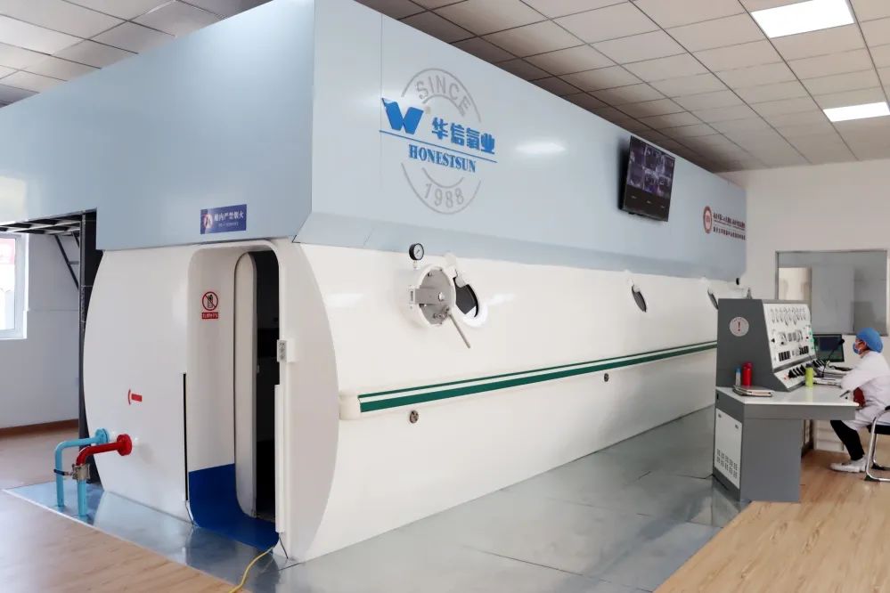 “救生舱”显神威“冬日杀手”连日放倒多人，南通二院“大平层”高压氧大显神威