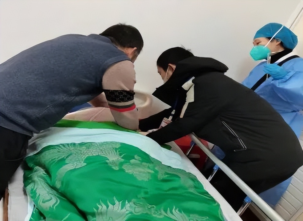 社区剪影画图片大全简单,社区老年人日间照料中心活动剪影