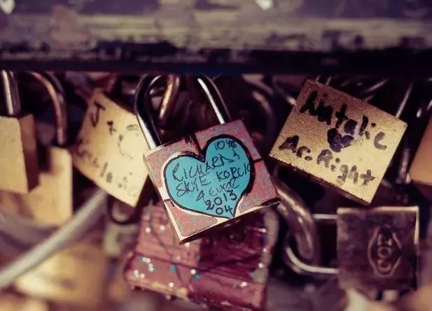 适合在520发的超甜文案,明天就是520的文案