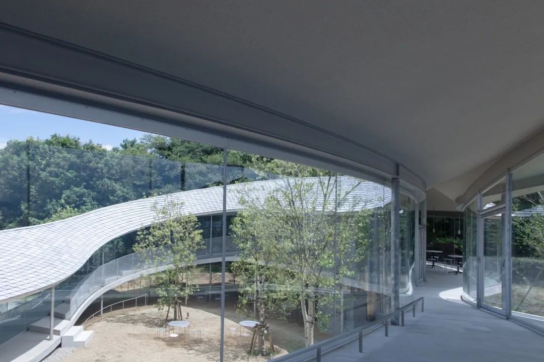 MEFineREVIEW｜Burberry、FENDI、OMA......开春搞事情