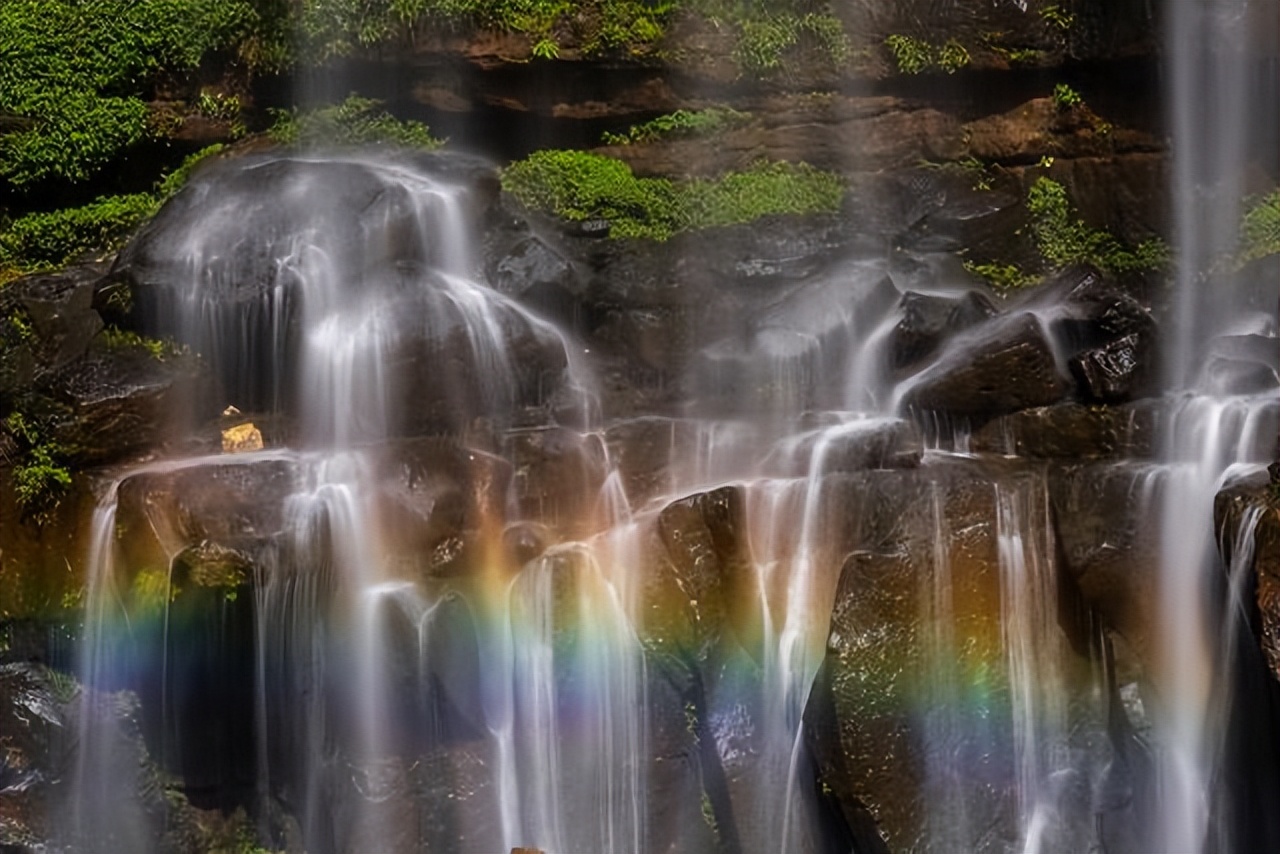 卧虎藏龙竹林拍摄地在蜀南竹海吗,卧虎藏龙取景地蜀南竹海吊威亚