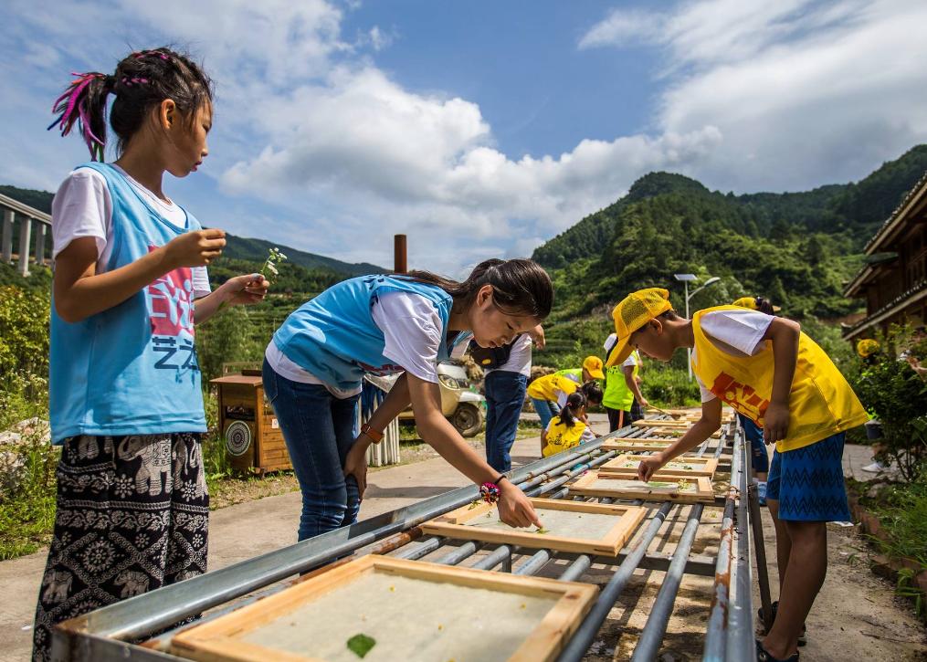 小学赴港研学5天收费近6000，家长吐槽“霸王条款”，教育局回应