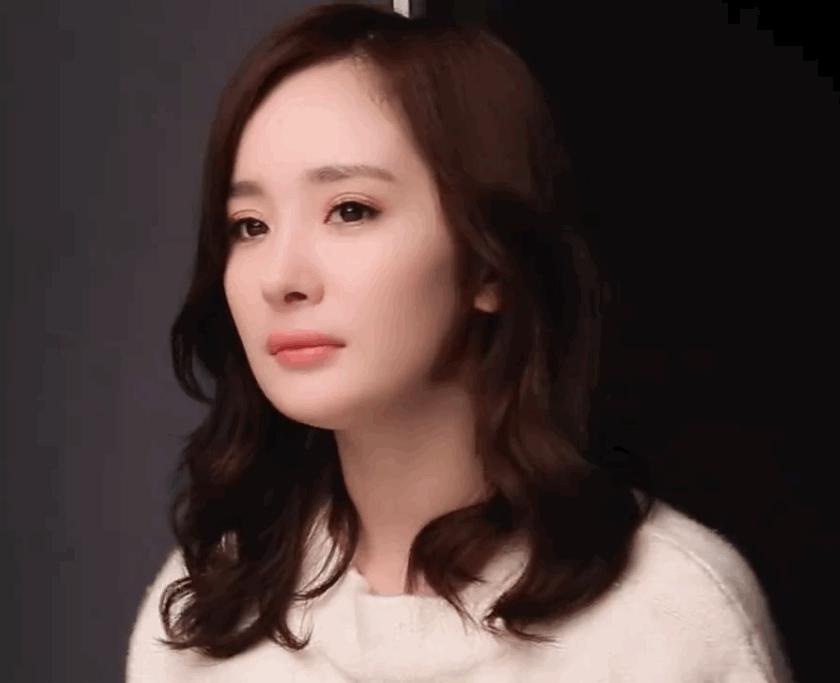 撩汉、乱认爸、男男接吻，这6位明星是没分寸感，还是“耍流氓”