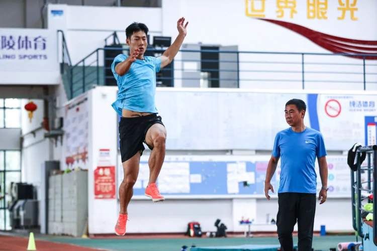 今天国家队足球有什么赛事,最新国家队比赛