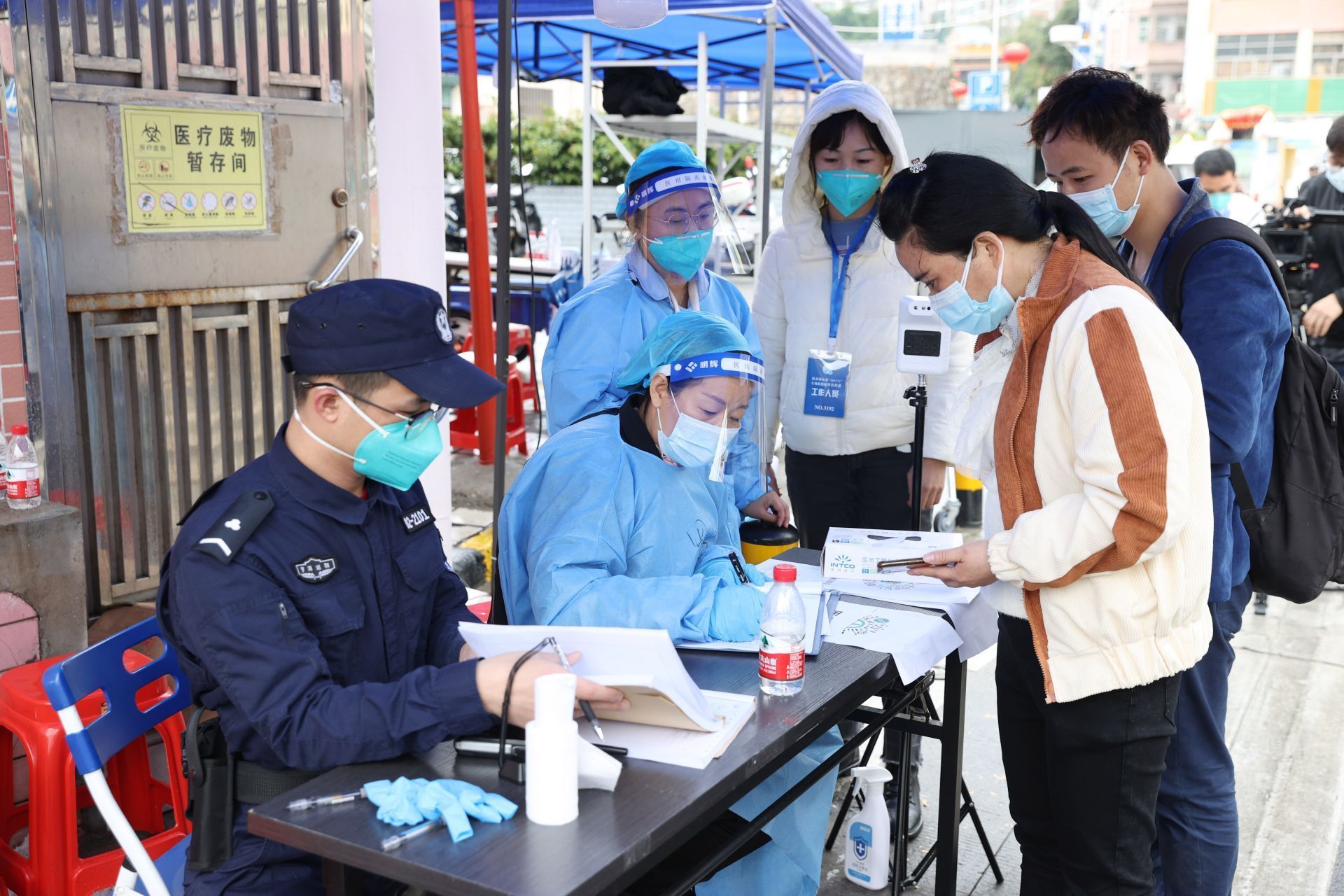 抗疫彰显了哪些中国精神,中国积极抗疫弘扬了什么精神