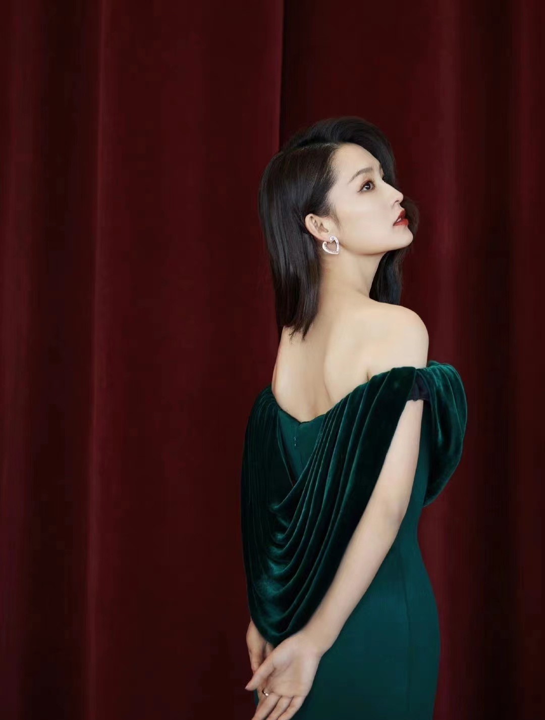 清新甜美李沁颜值演技俱佳,李沁清丽古装