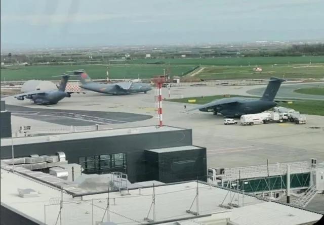 运20塞尔维亚有战斗机护航吗,运20远程投送塞尔维亚背后的意义