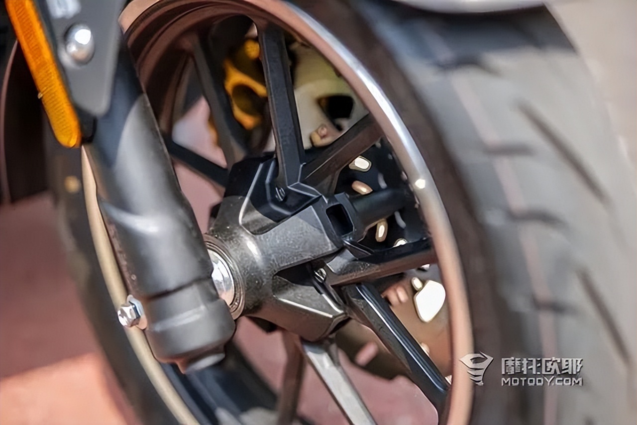 250cc踏板算不算大排量,哪款三万以内250cc踏板值得入手