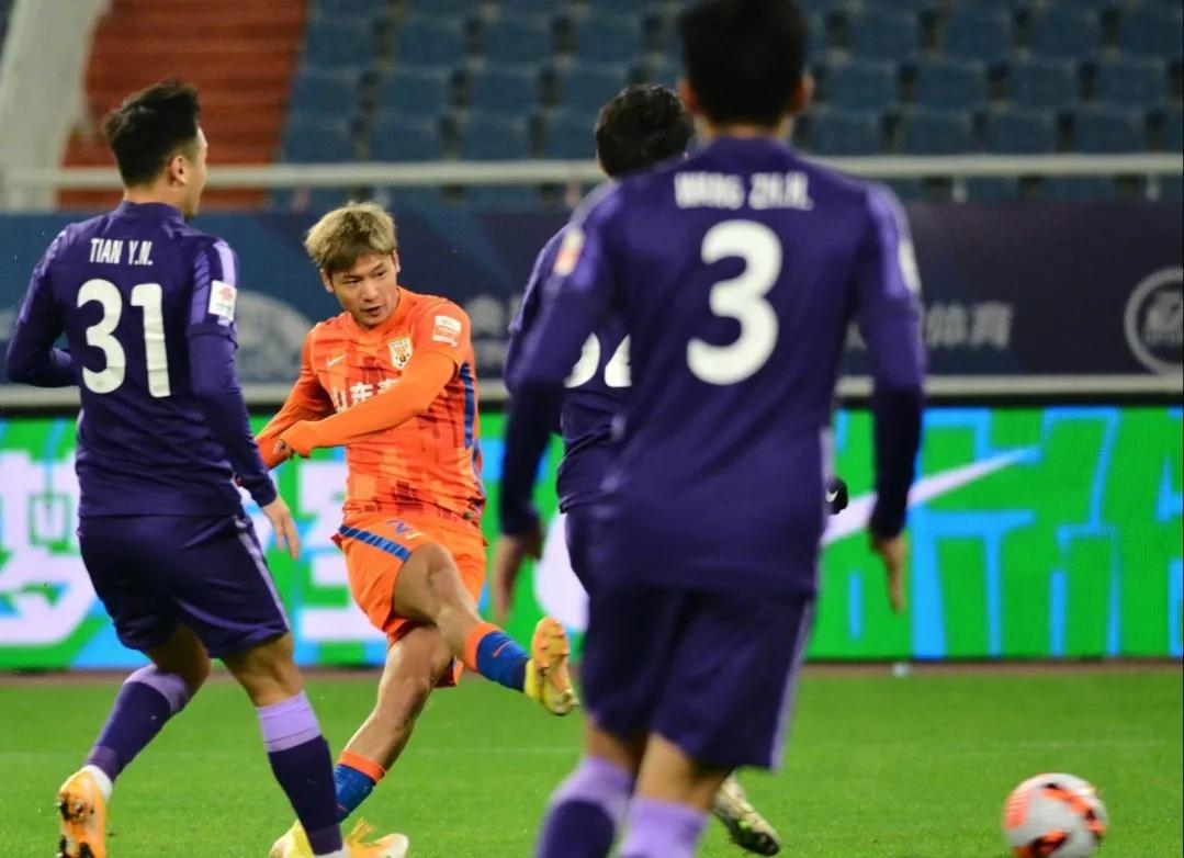 中超25轮最新战报泰山,现场直播中超第十一轮三镇vs泰山