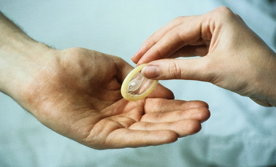 人体润滑剂，对女性伤害大还是对男性？能长期用吗？看完涨知识了