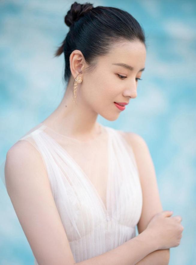 这6位女星上镜前后反差巨大,11位女明星发福前后判若两人