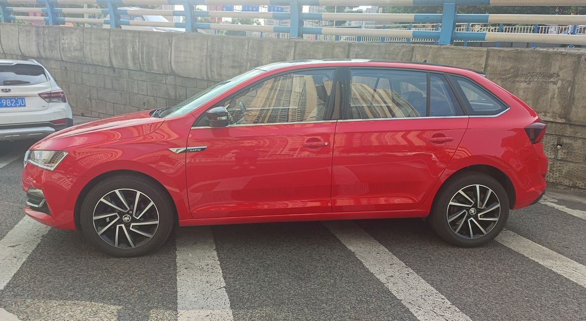 5万左右的两厢新车昕动,2014斯柯达昕动1.6自动挡油耗