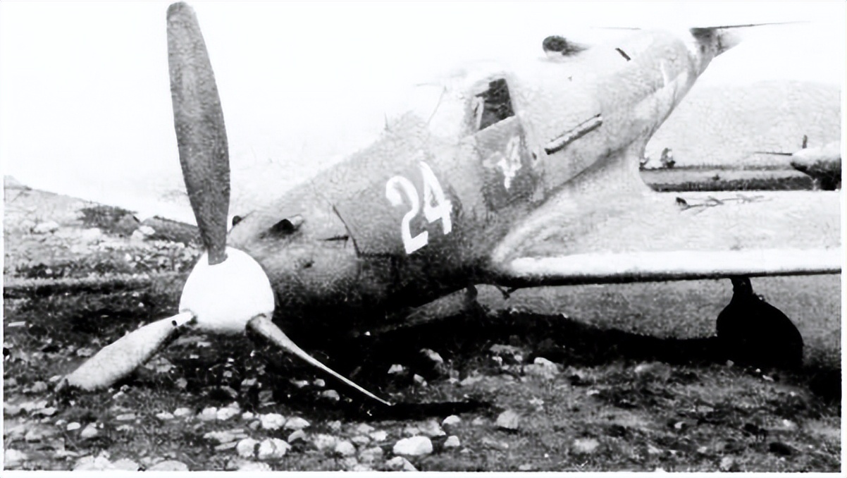 俄罗斯战机眼镜蛇机动,f22战斗机眼镜蛇