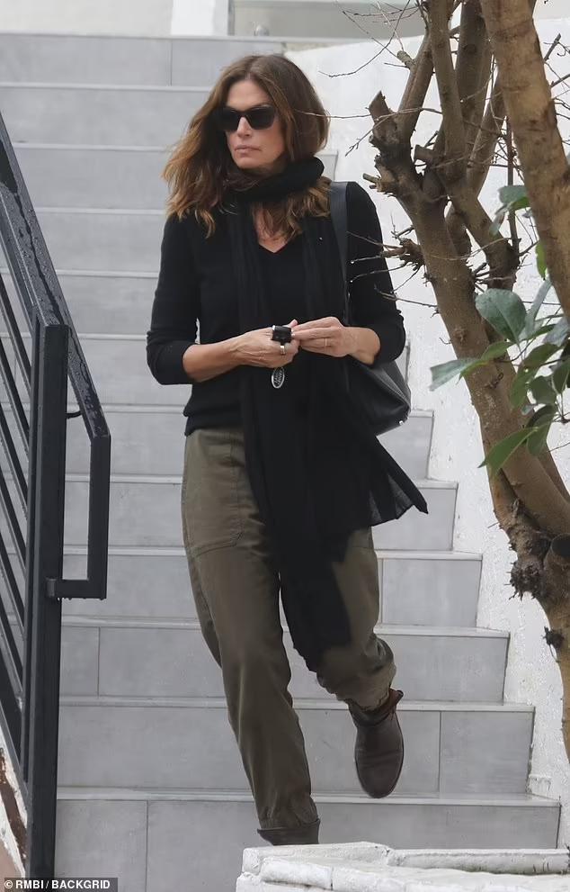 辛迪克劳馥look,辛迪克劳馥55岁