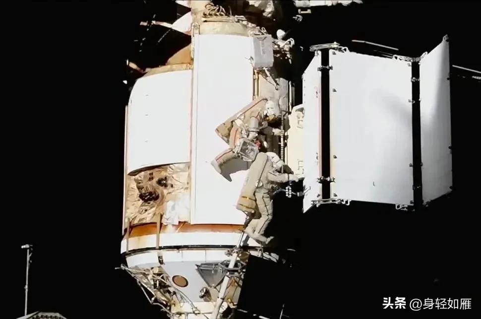 俄罗斯太空行走的过程,俄罗斯太空行走5秒