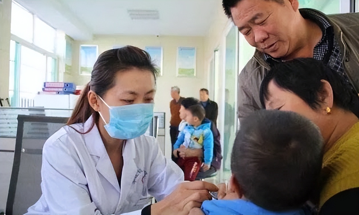 宝宝嘴裂了抹点什么,宝宝嘴巴裂了