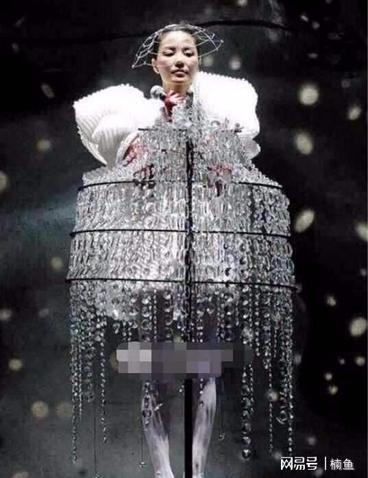 关晓彤穿什么衣服最漂亮了,关晓彤穿衣搭配很潮流