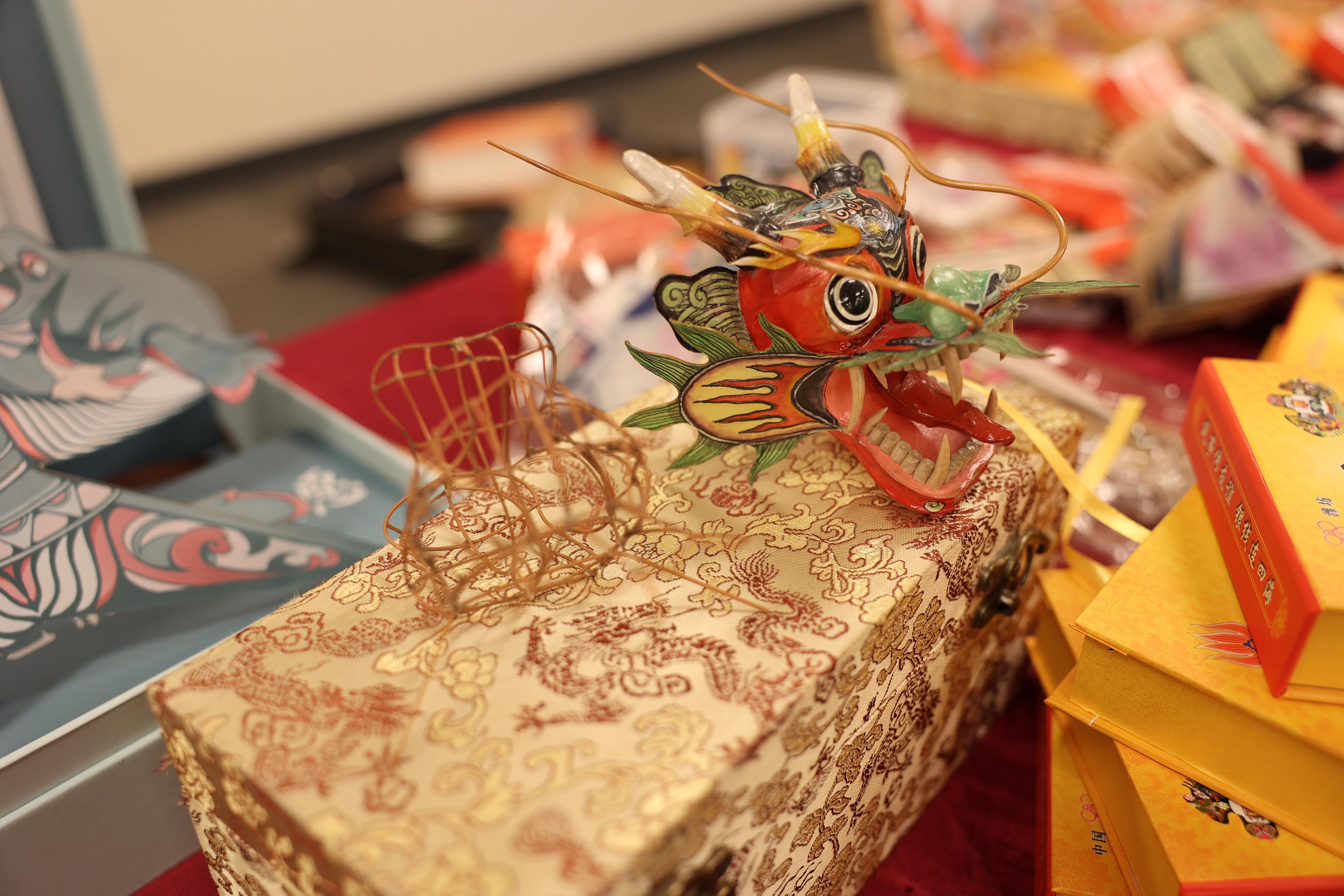 潍坊非遗文化简介,潍坊年画剪纸非遗传承人