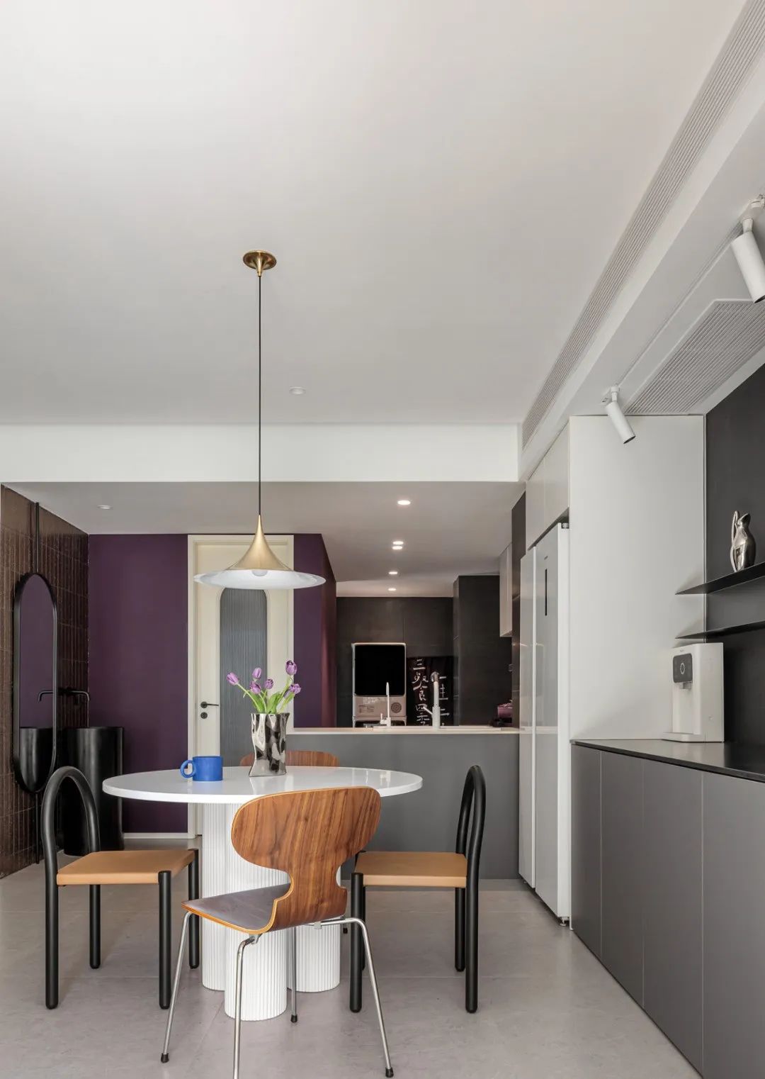 餐厅空间小如何设计好看,开餐厅餐厅面积小如何布置圆桌