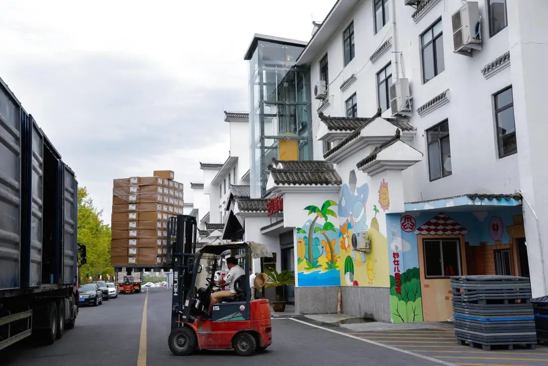 东莞北上“稳就业”：安康是“毛绒玩具之都”？