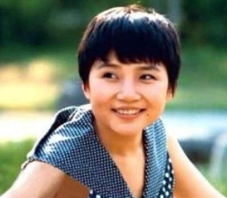 著名歌手李娜为什么出家,歌手李娜出家后靠什么生活