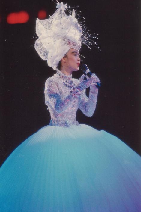 梅艳芳夕阳之歌和陈慧娴哪个更好,梅艳芳和陈慧娴同一首歌谁先发布