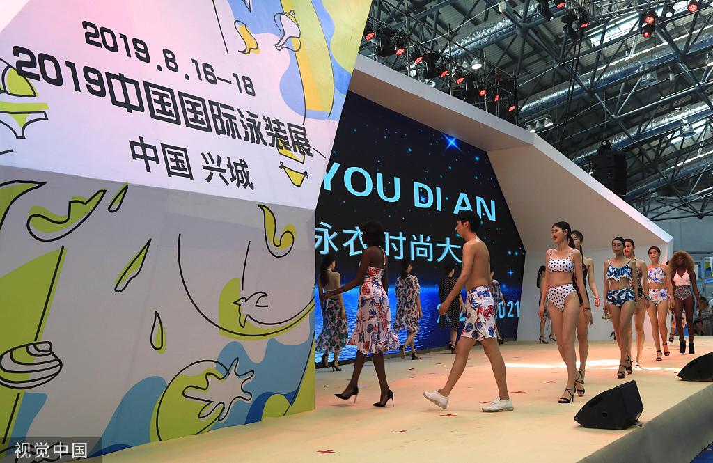 这群东北老铁，承包了全球1/4的泳装生意