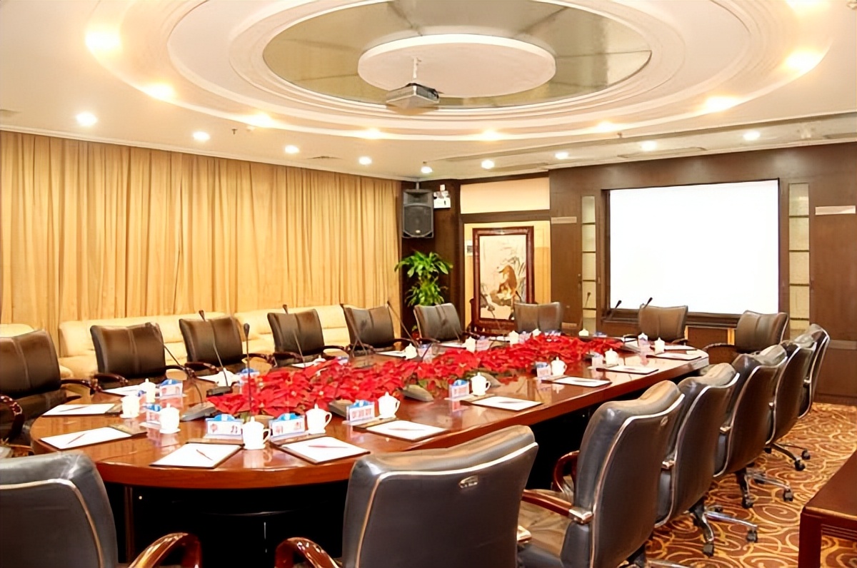 珠海市香洲区吉大海滨南路56号地下室，1-11层及14层