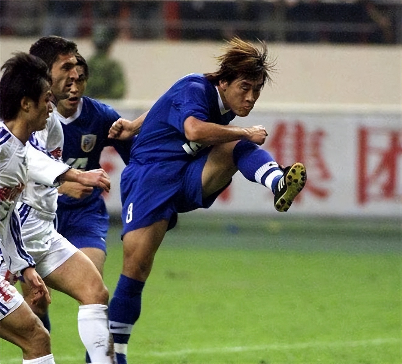 从中国足球先生到申花鸡肋，快马在中超不得志，却成罗马里奥队友