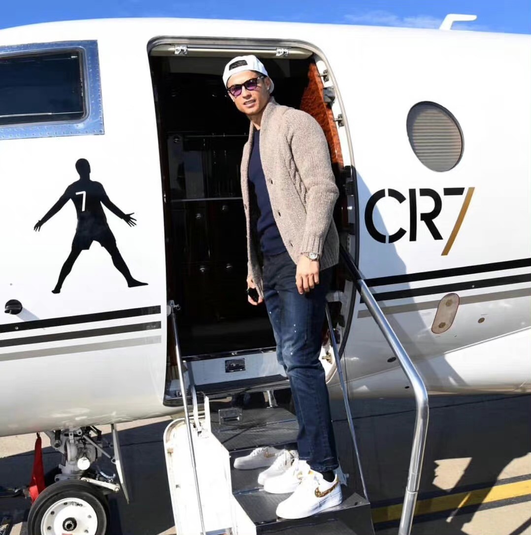 c罗最新私人飞机,拉风c罗乘1.7亿私人飞机
