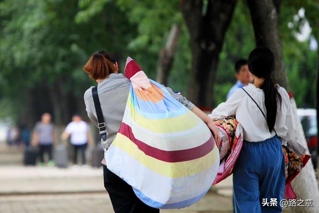 2008年，安徽5名女大学生遭同寝室一女生霸凌2年，令人匪夷所思！