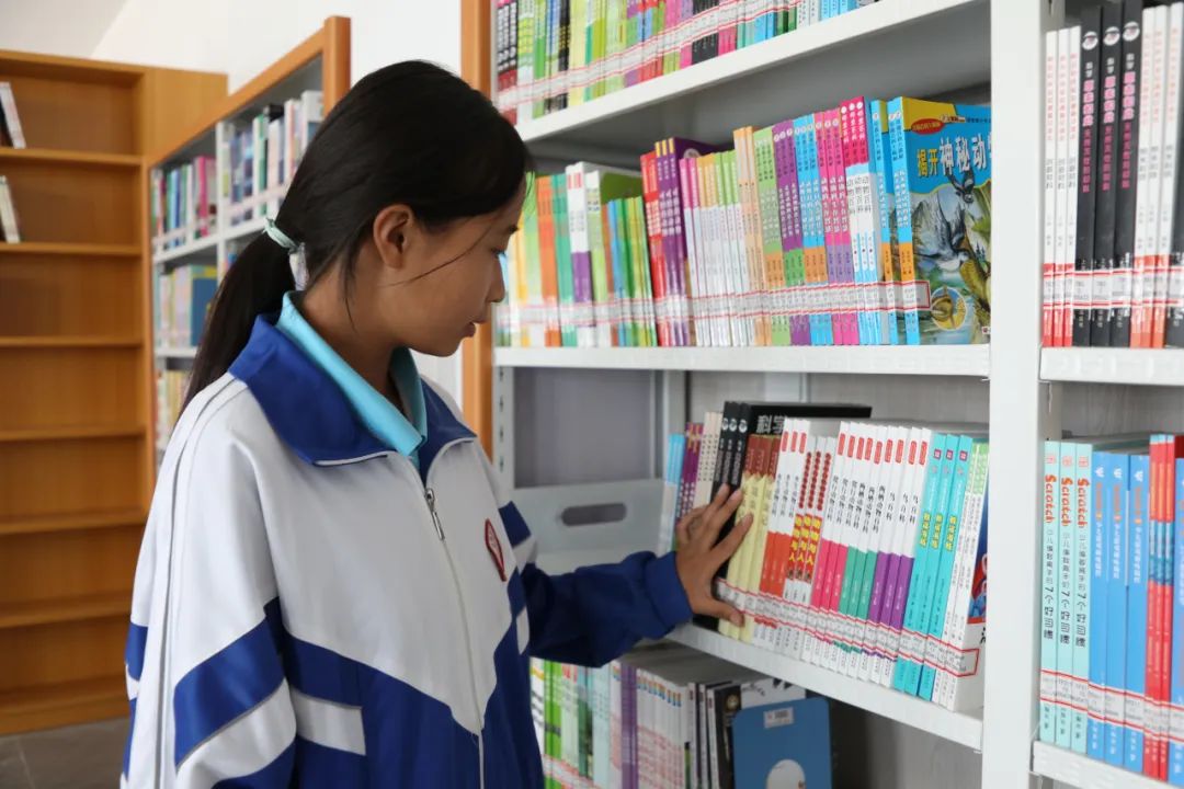 走进新康村看变化：我特别喜欢这个学校